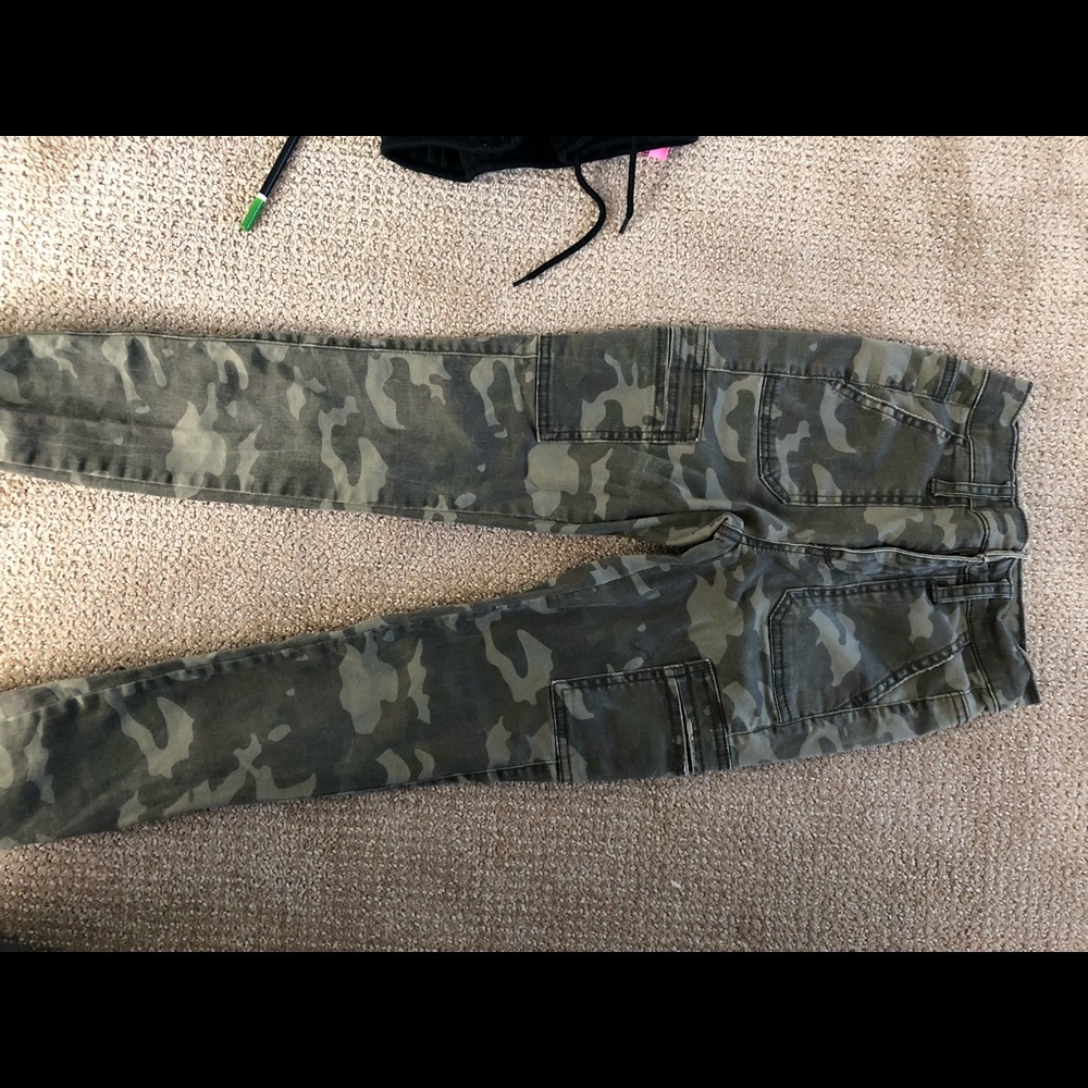 Skinny camo jeans